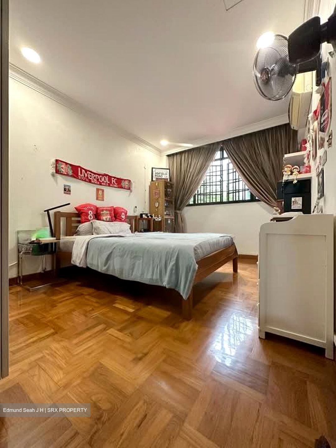Phillips Avenue (D19), Terrace #571799411